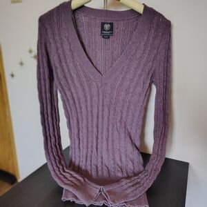 American Eagle Outfitters V - Neck Sweater Size Large
